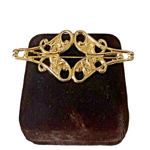 Vintage Two Hearts Floral Brooch Azure Filigree Openwork in Gold Tone